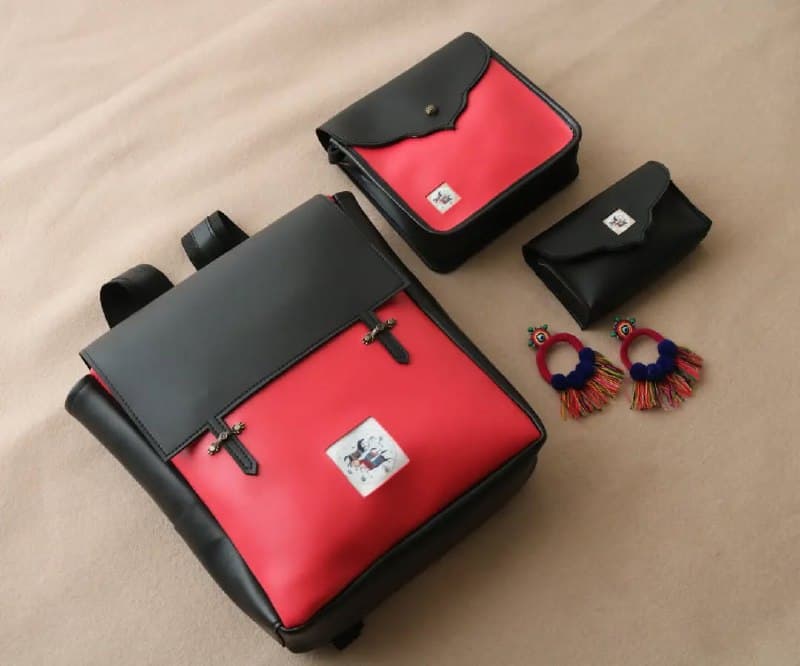 ست کوله پشتی، کیف دوشی و کیف عینک زنانه چرم