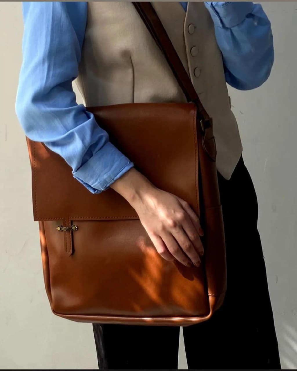 کیف دوشی بزرگ چرم دست دوز
