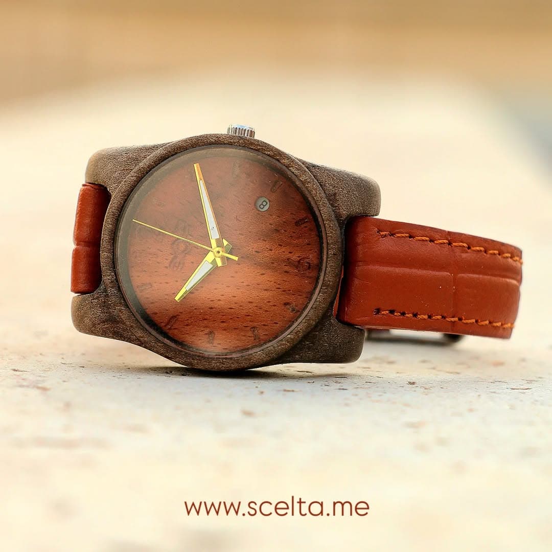 ساعت مچی چوبی با بند چرم مدل هیوا - چوب گردو و راش