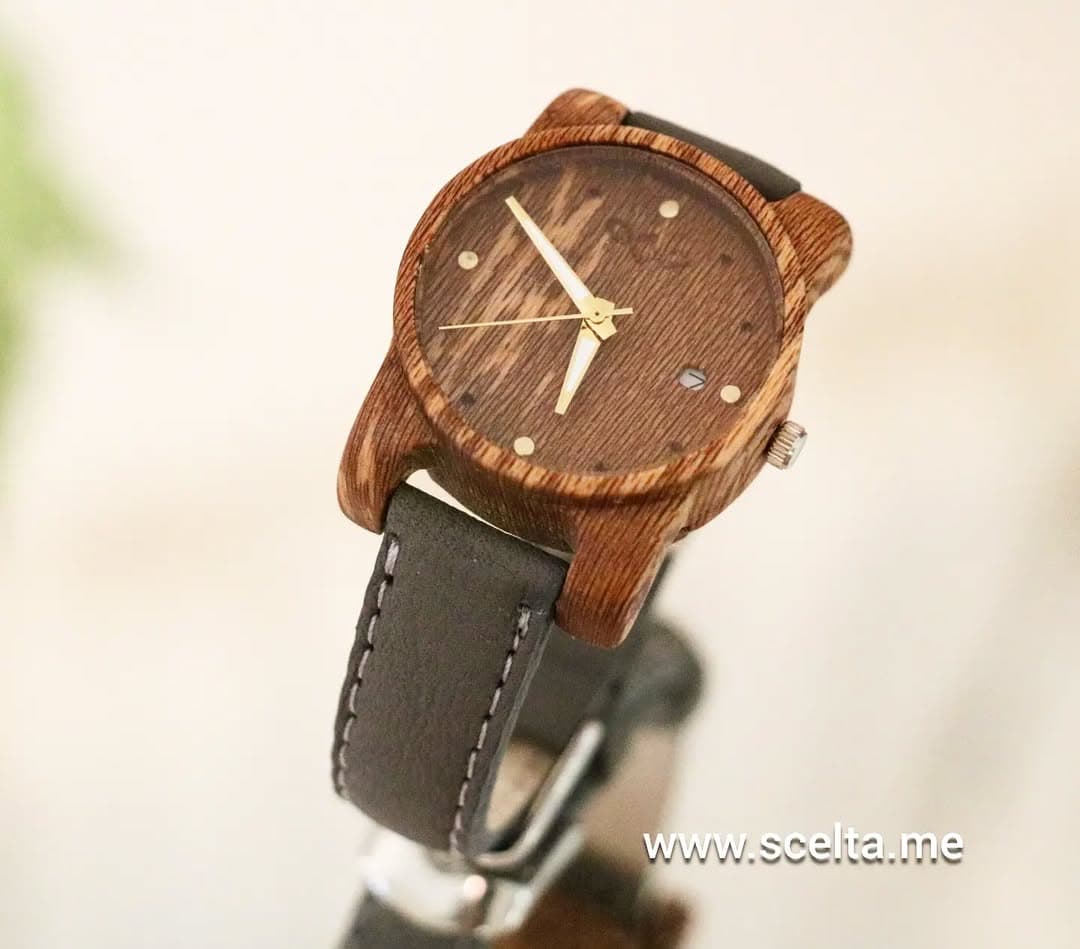ساعت مچی چوبی با بند چرم مردانه مدل وینسار - چوب چنار