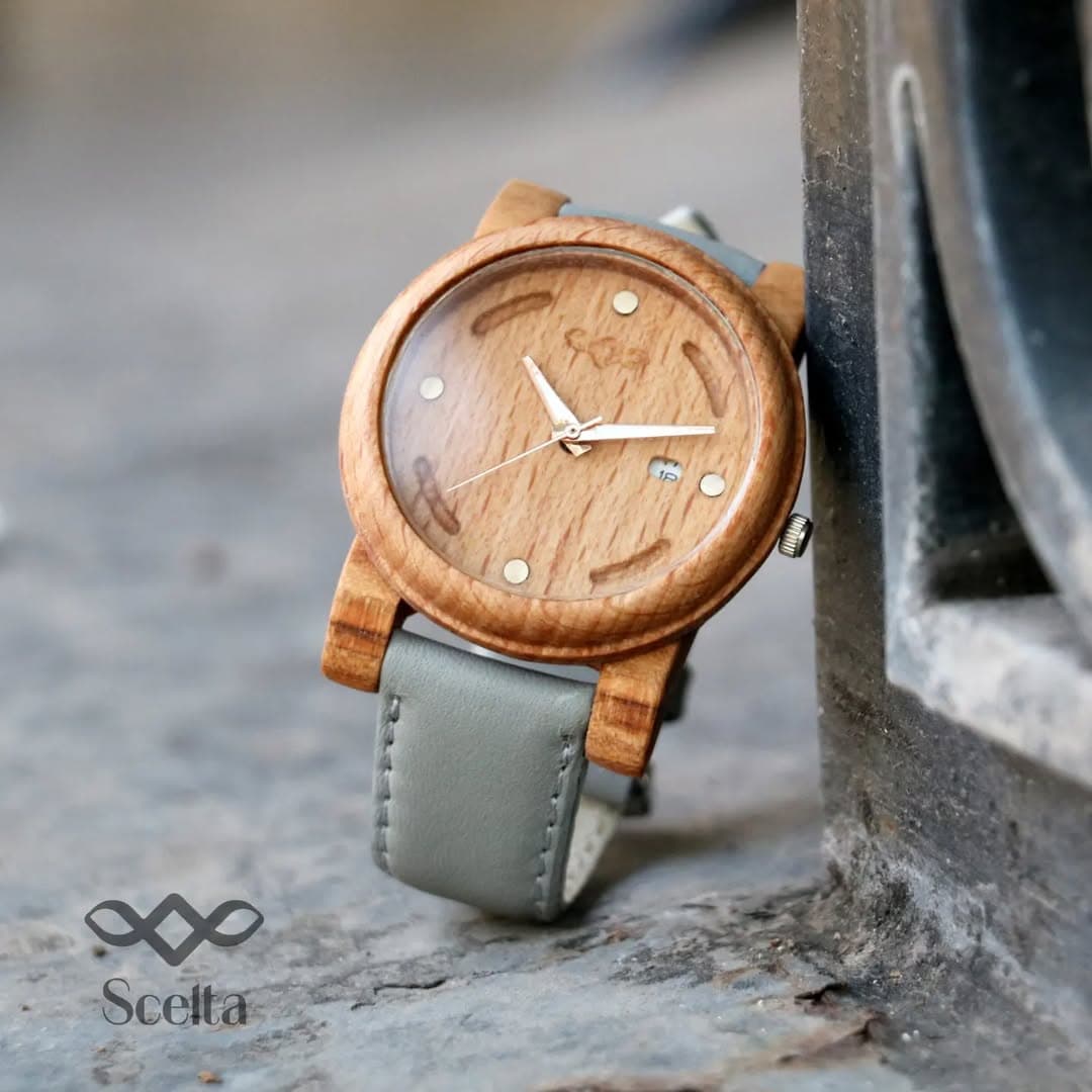 ساعت مچی چوبی با بند چرم مردانه مدل شیلر - چوب راش