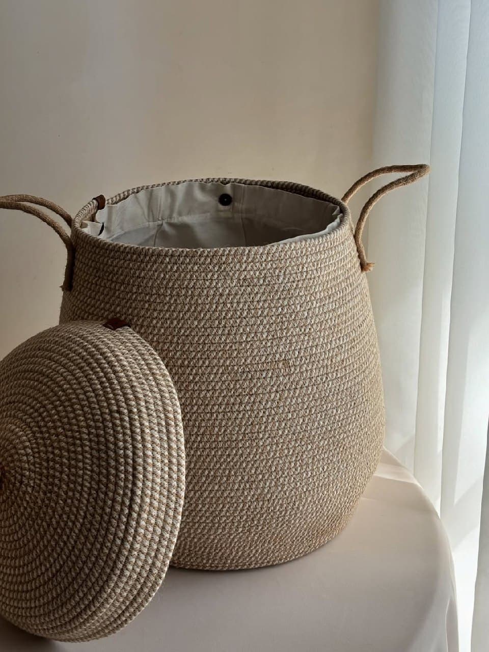 سبد لباس کنفی درب دار مدل خمره‌ای سایز بزرگ