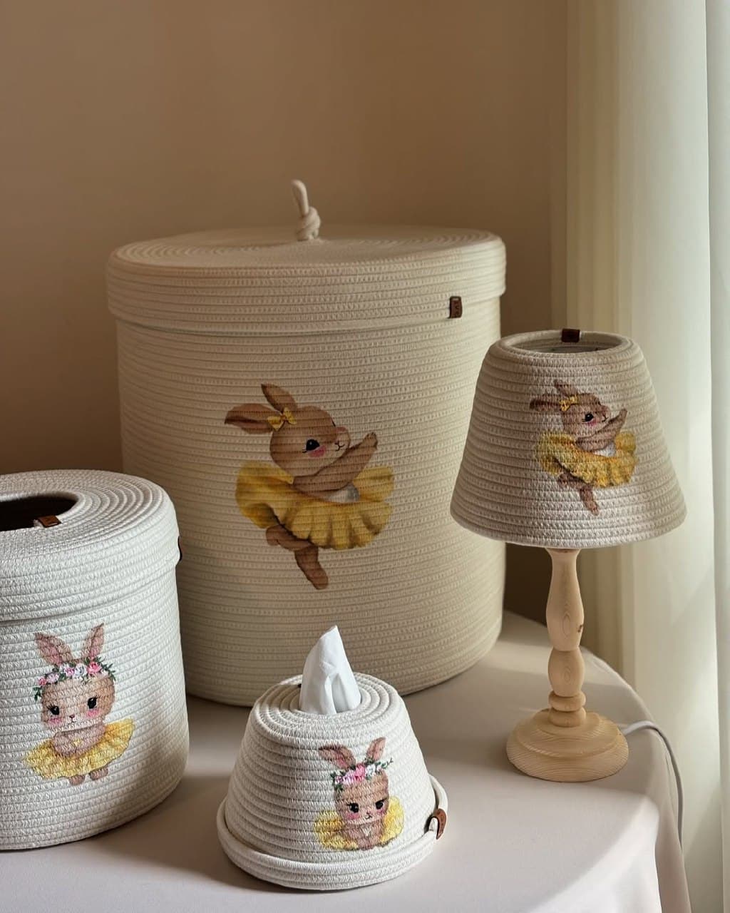 ست سیسمونی و دکوراتیو اتاق کودک طرح خرگوش بالرین