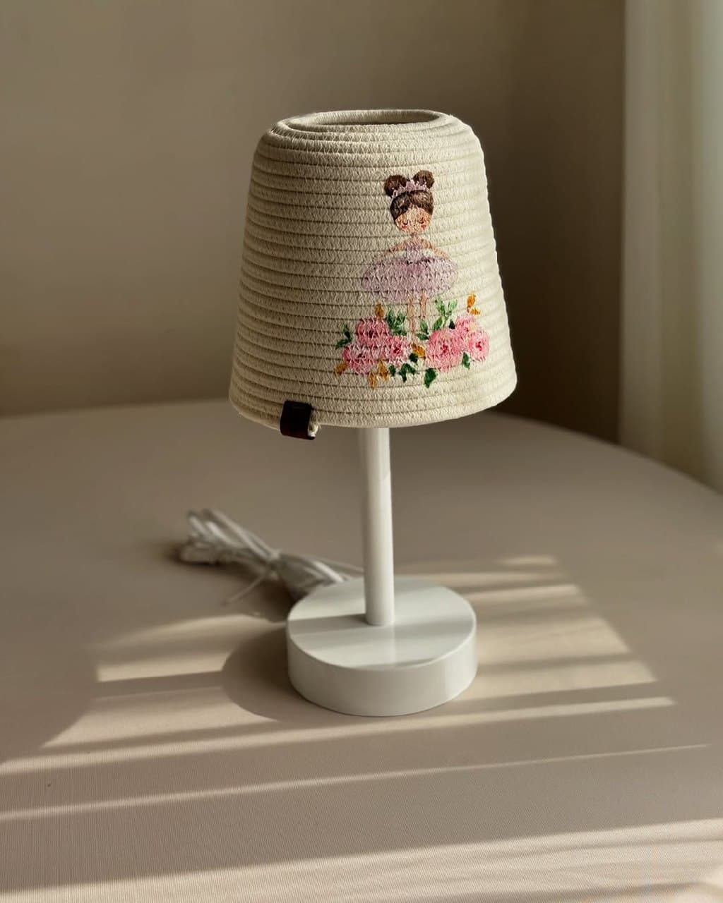 آباژور رومیزی اتاق کودک طرح بالرین ماه دخت