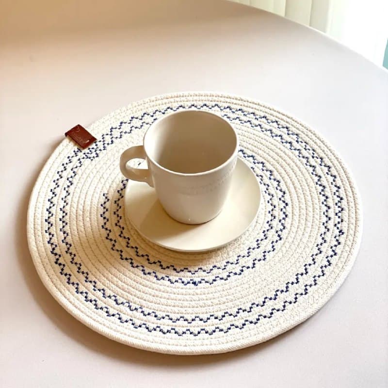 زیر بشقابی قابل شستشو (گلدوزی شیک و مدرن)