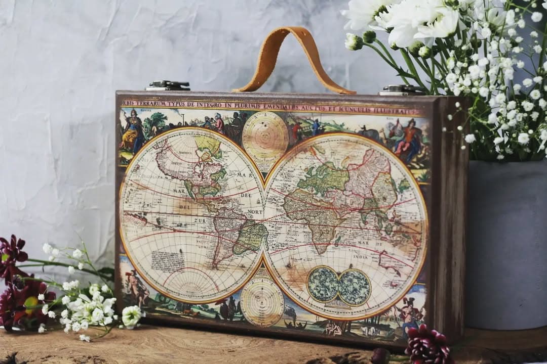 کوله پشتی چوبی دست ساز طرح نقشه جهان