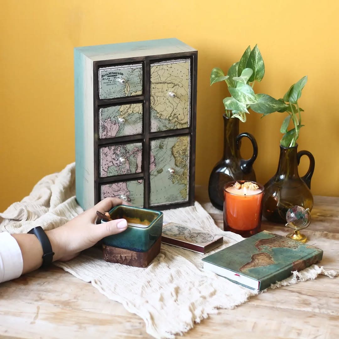 دراور رومیزی چوبی طرح نقشه جهان