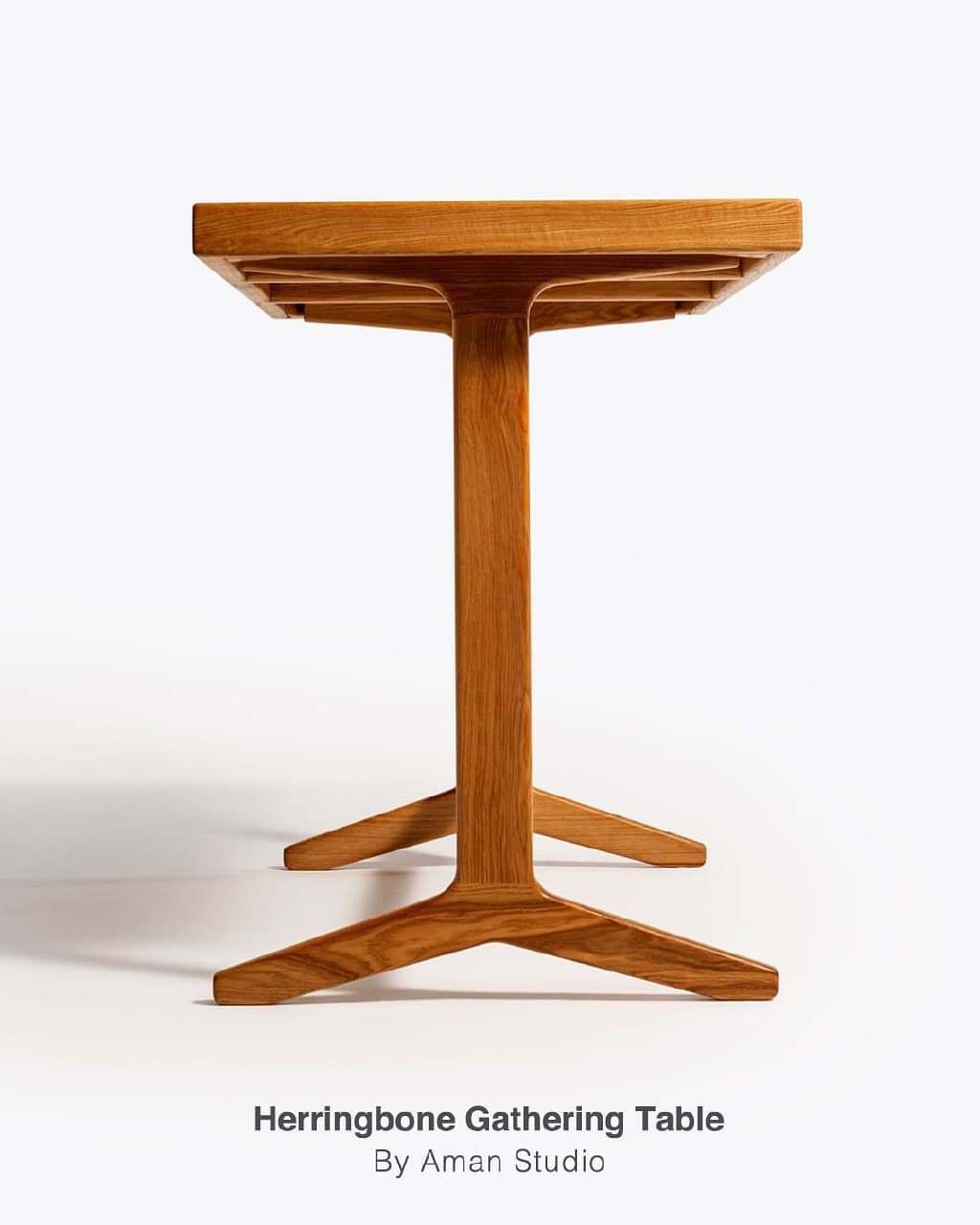 میز ناهارخوری چوبی مدل هرینگبون با پایه بلوط