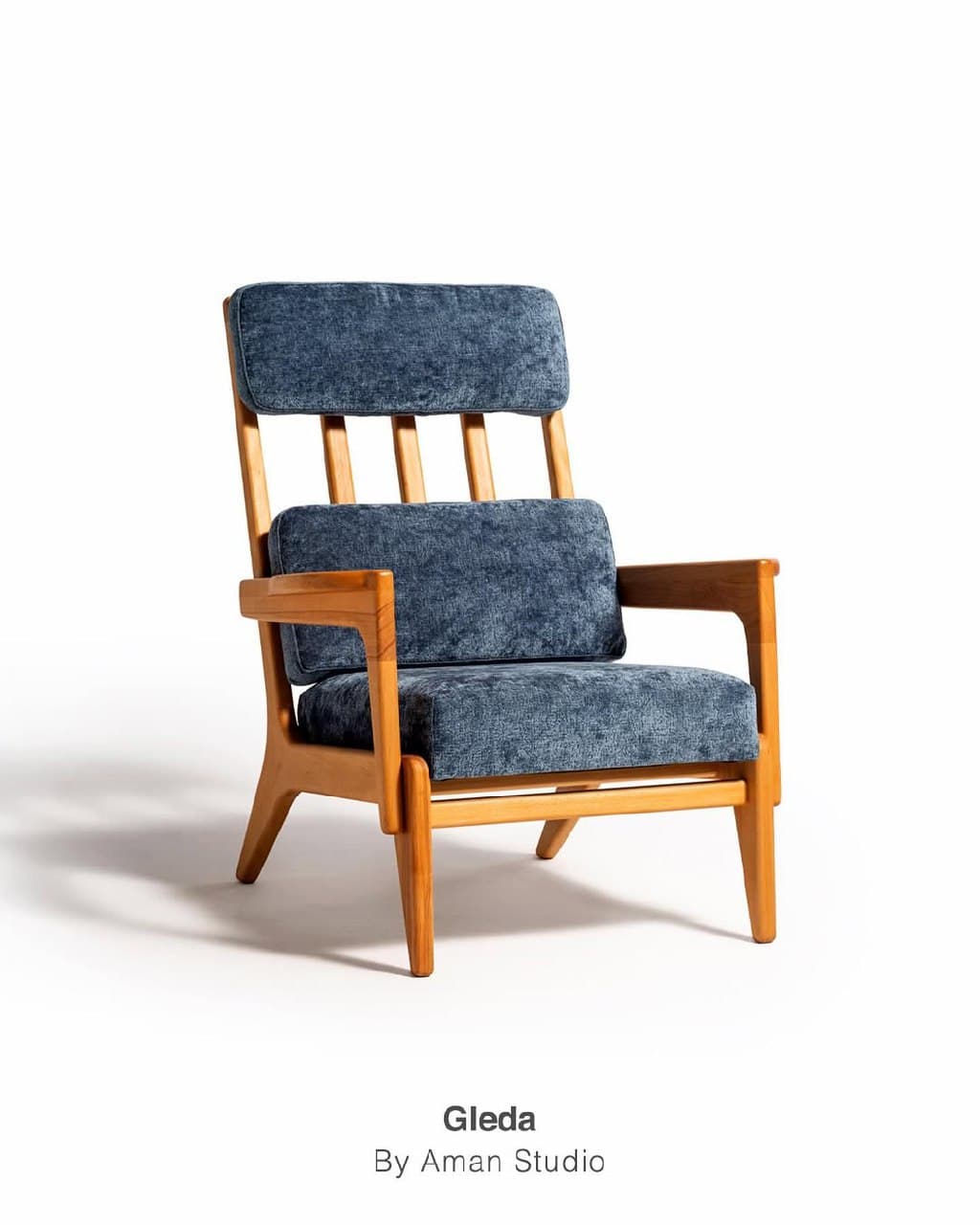 صندلی راحتی چوبی مدل گلیدا