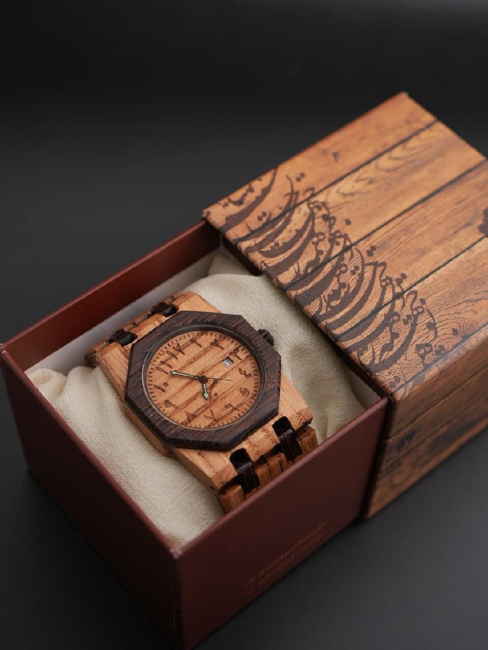 ساعت مچی چوبی دست‌ساز مدل آذین