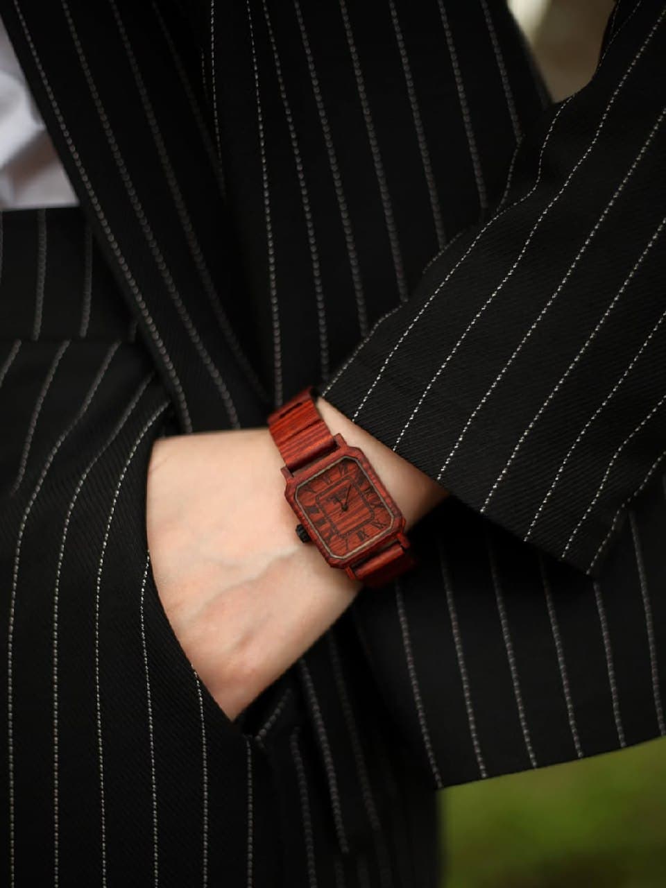 ساعت چوبی مدل هایلی