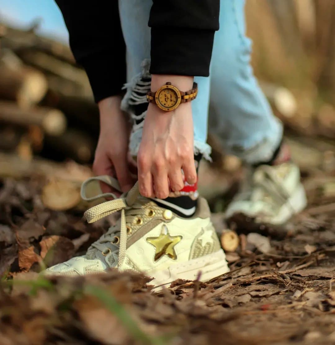 ساعت چوبی زنانه مدل الیز