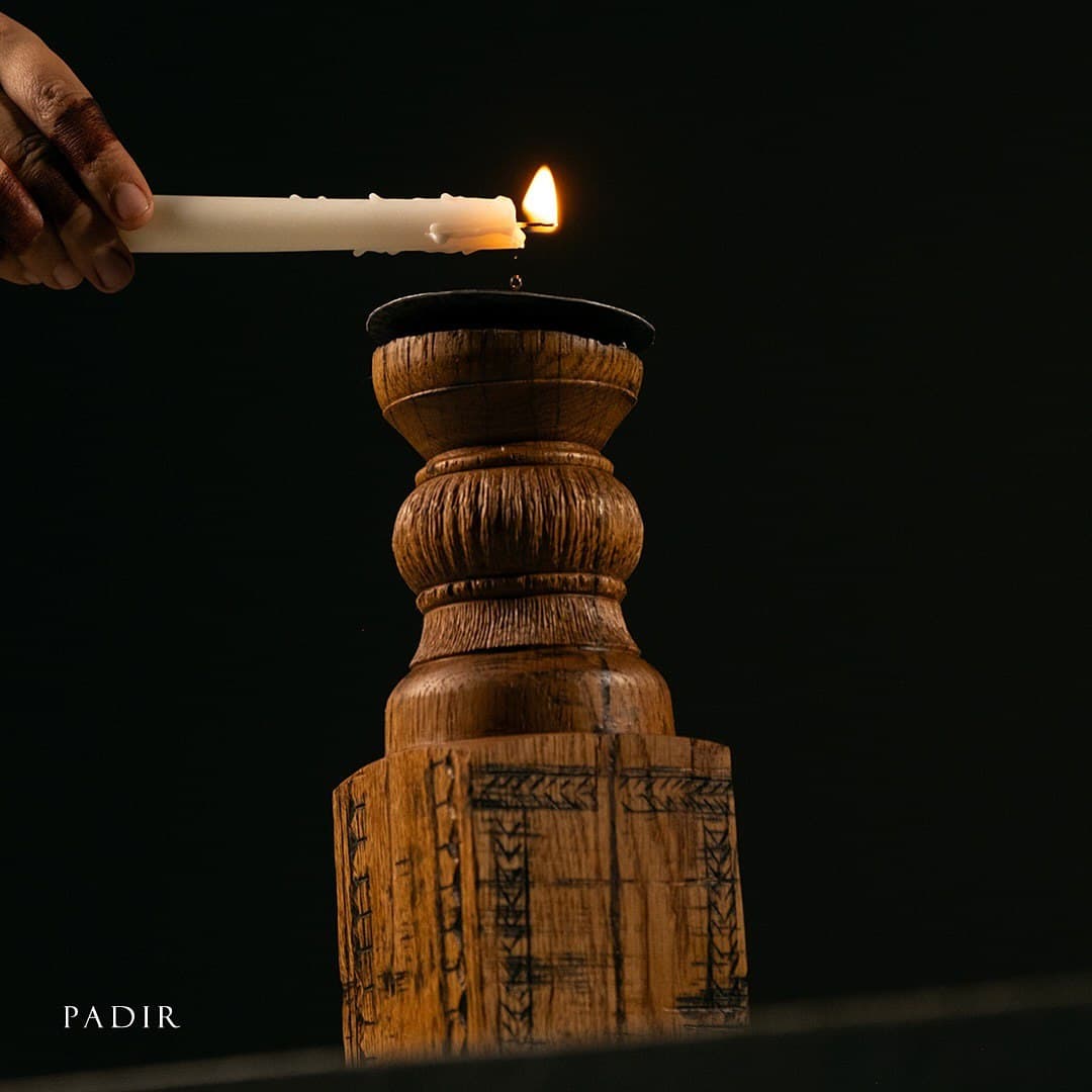 شمعدان چوبی دستساز شمع نگهدار