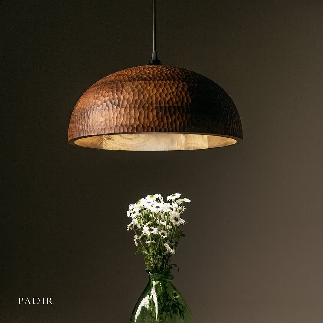 لوستر آویز چوبی دست ساز پادیر از چوب گردو