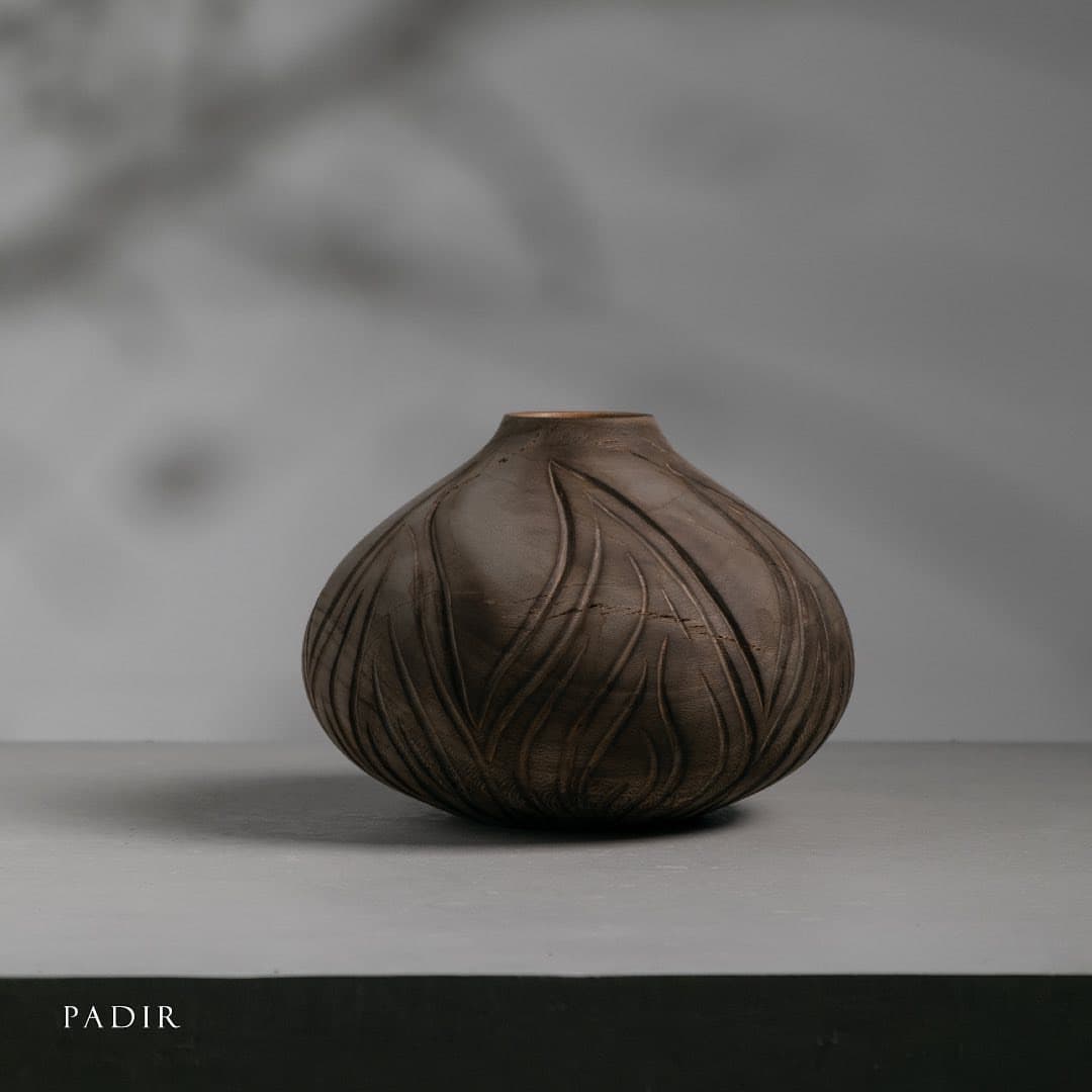 گلدان دکوری چوبی خراطی شده پادیر