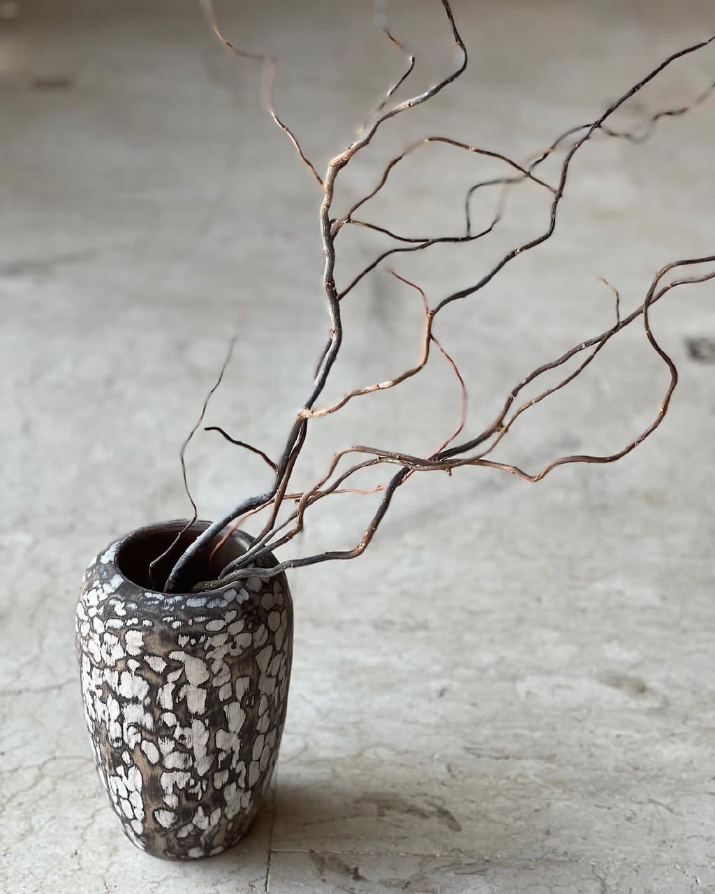 گلدان چوبی طرح خال سیاه