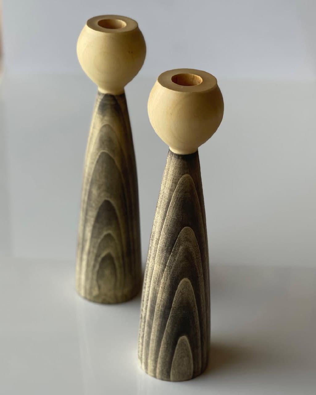 شمعدان چوبی خراطی شده