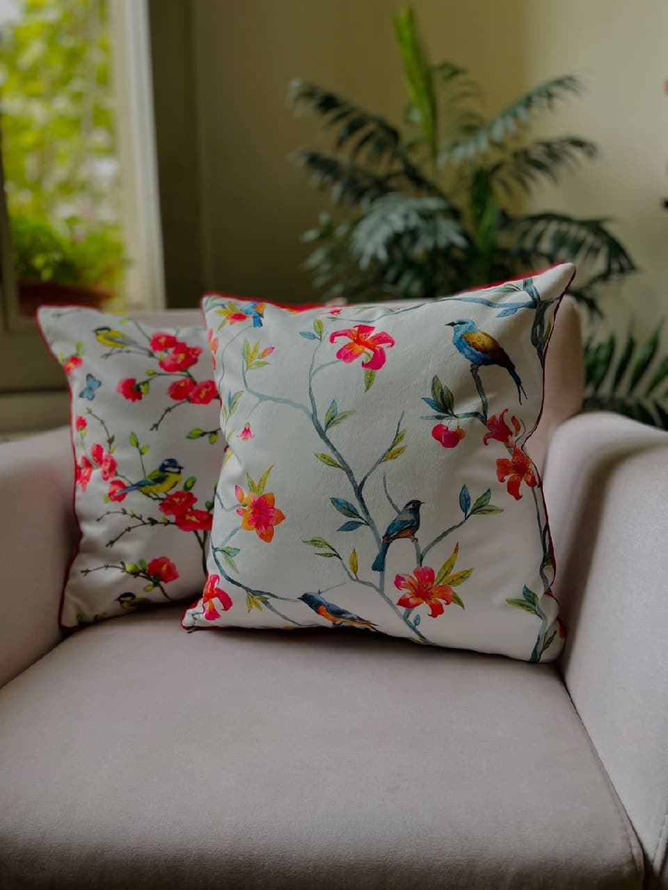 کوسن مخمل طرح رها