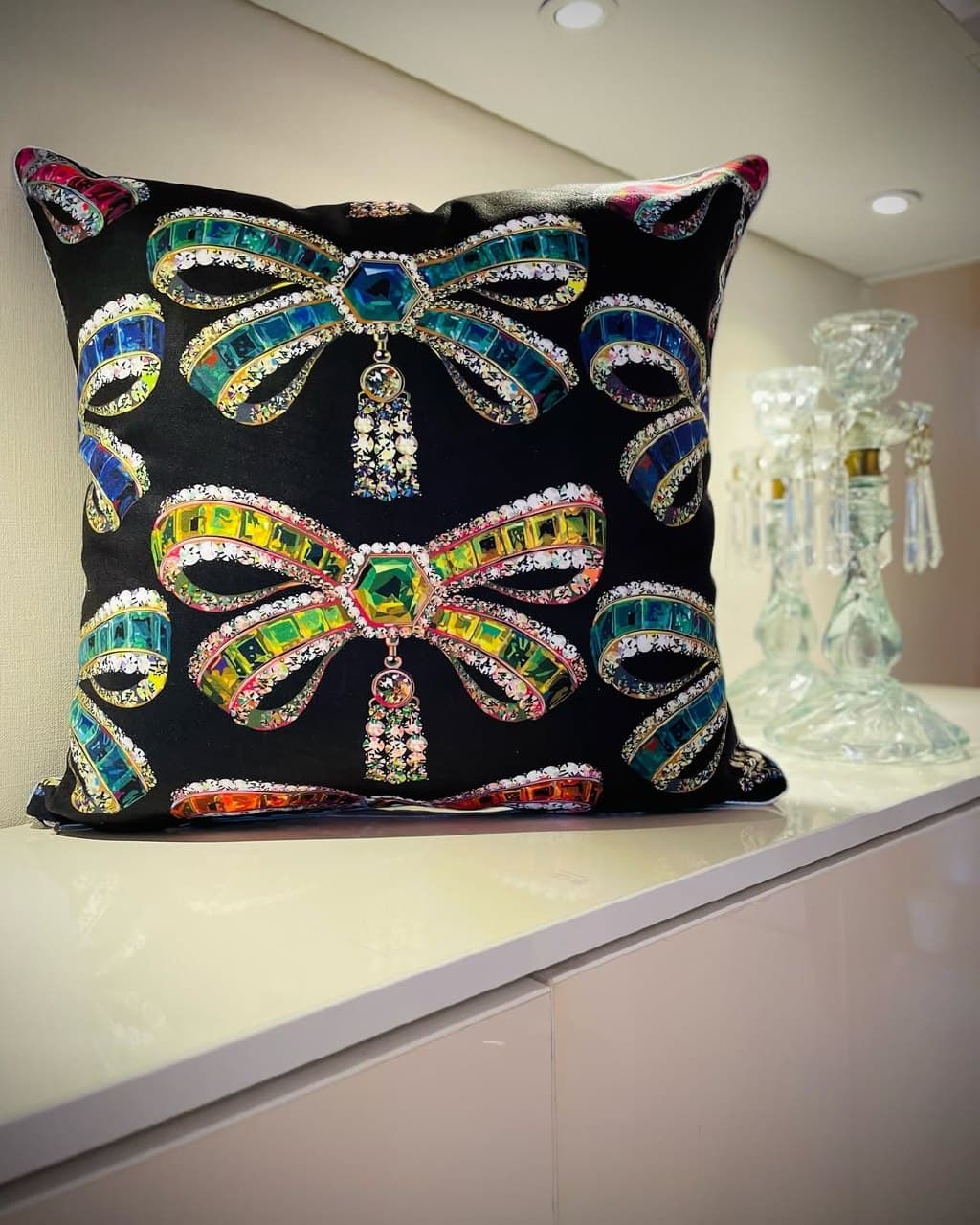 کوسن مخمل مدل پاپیون