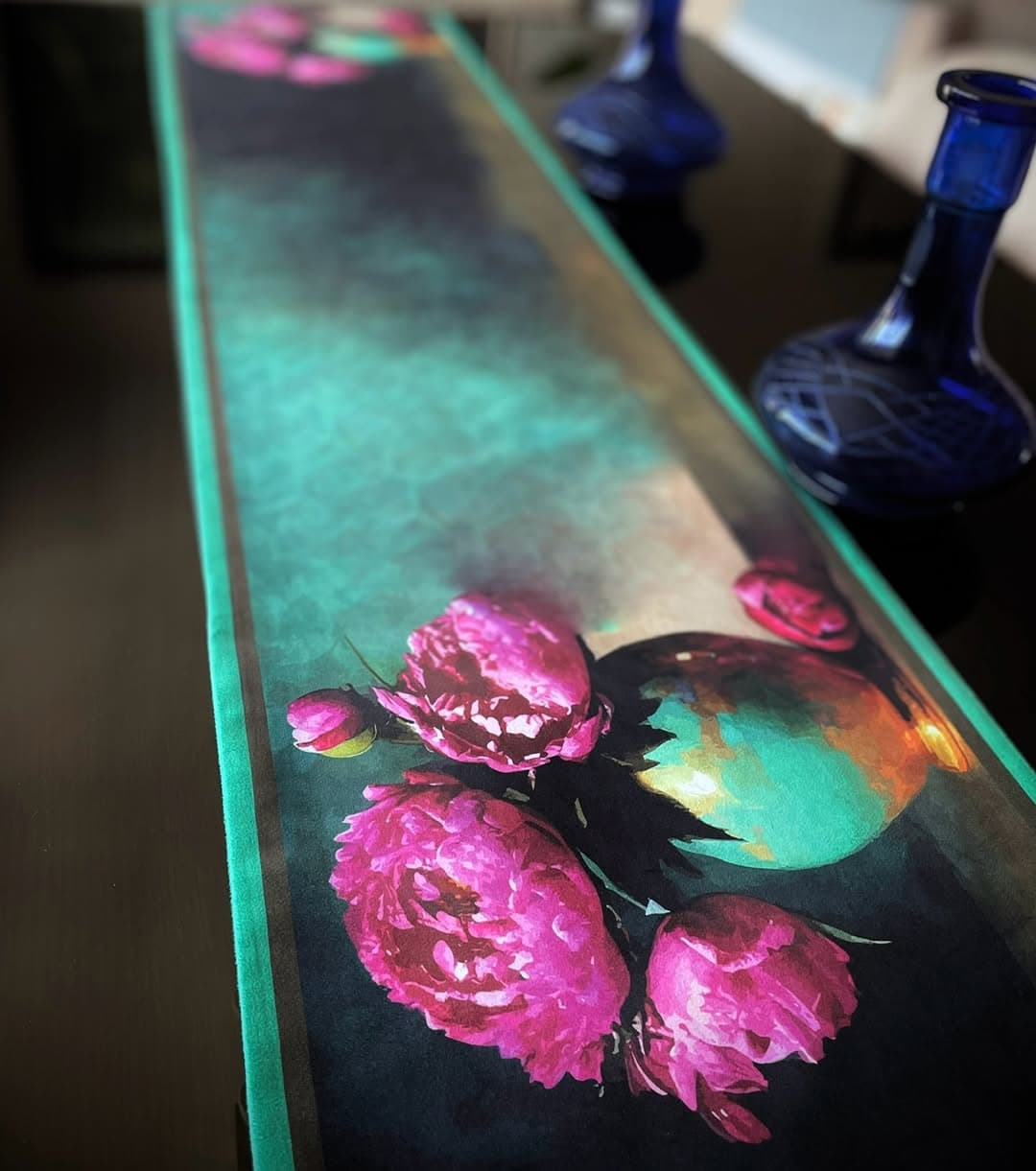 ست رانر و کوسن دکوراتیو طرح گلدان گل صدتومانی