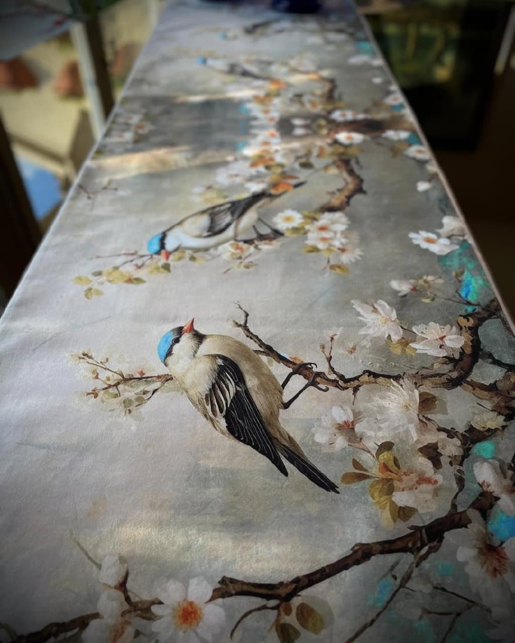 رانر رومیزی طرح پرنده و شکوفه