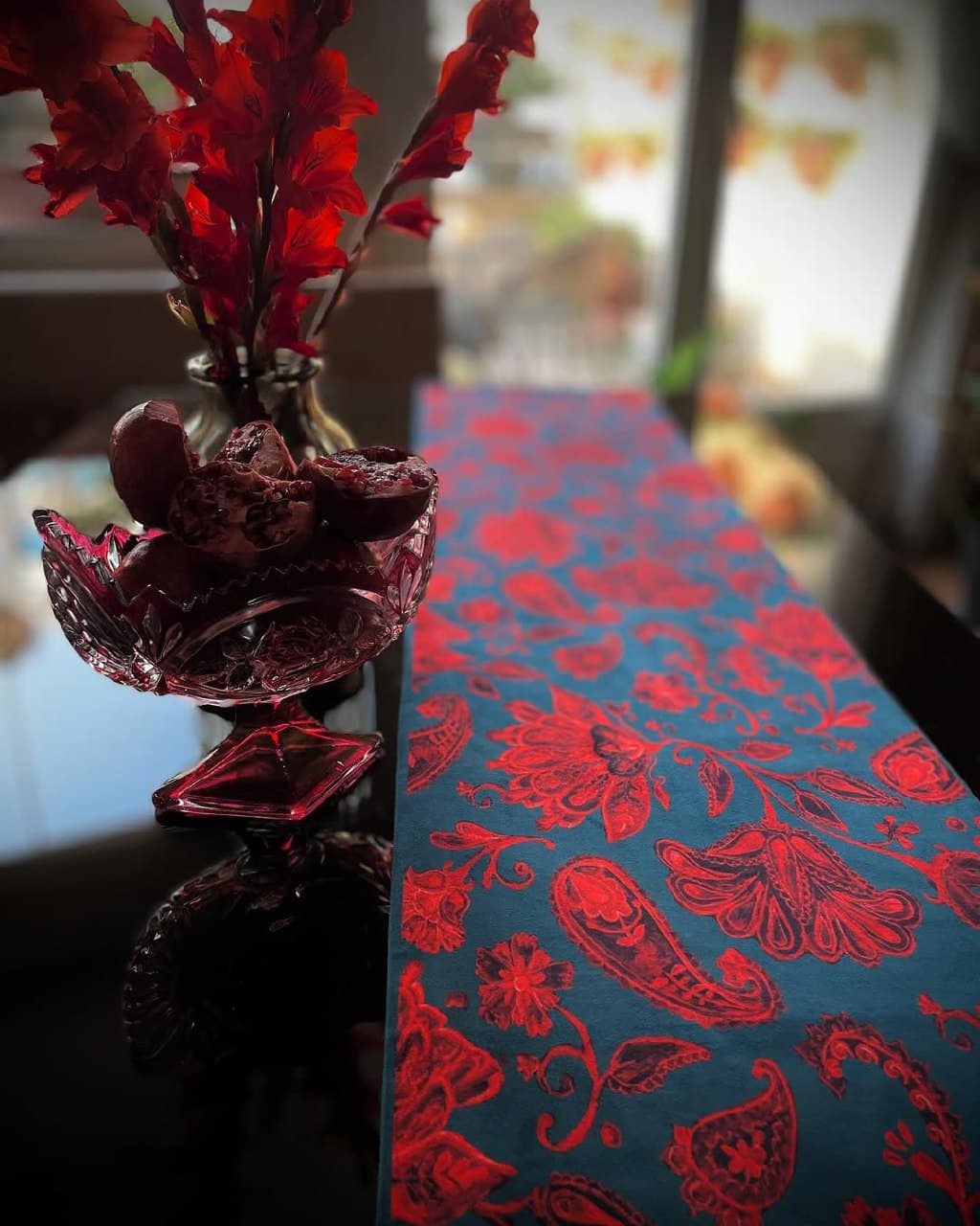 رانر رومیزی مخمل طرح بته جقه