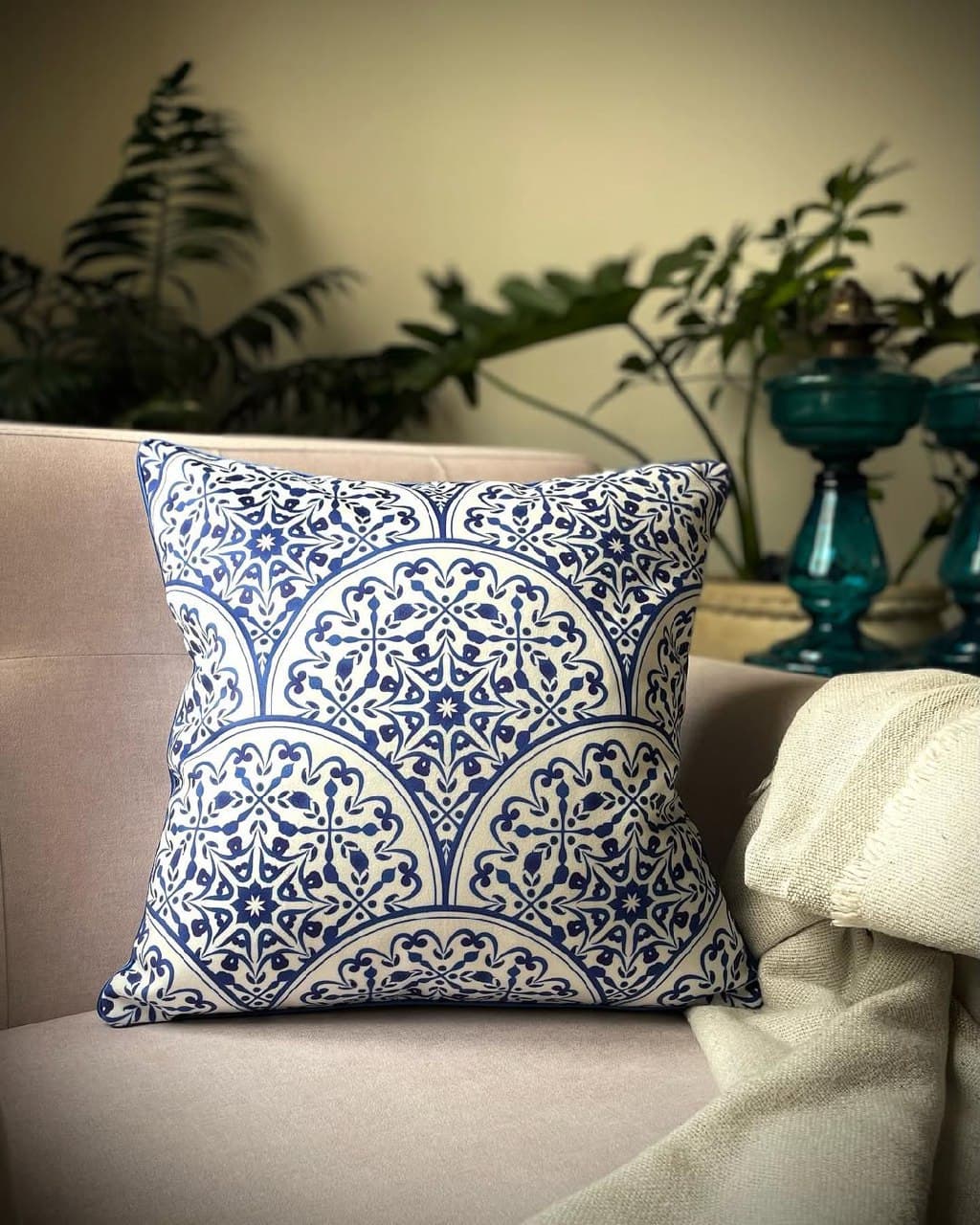 کوسن مخمل طرح کاشی سنتی