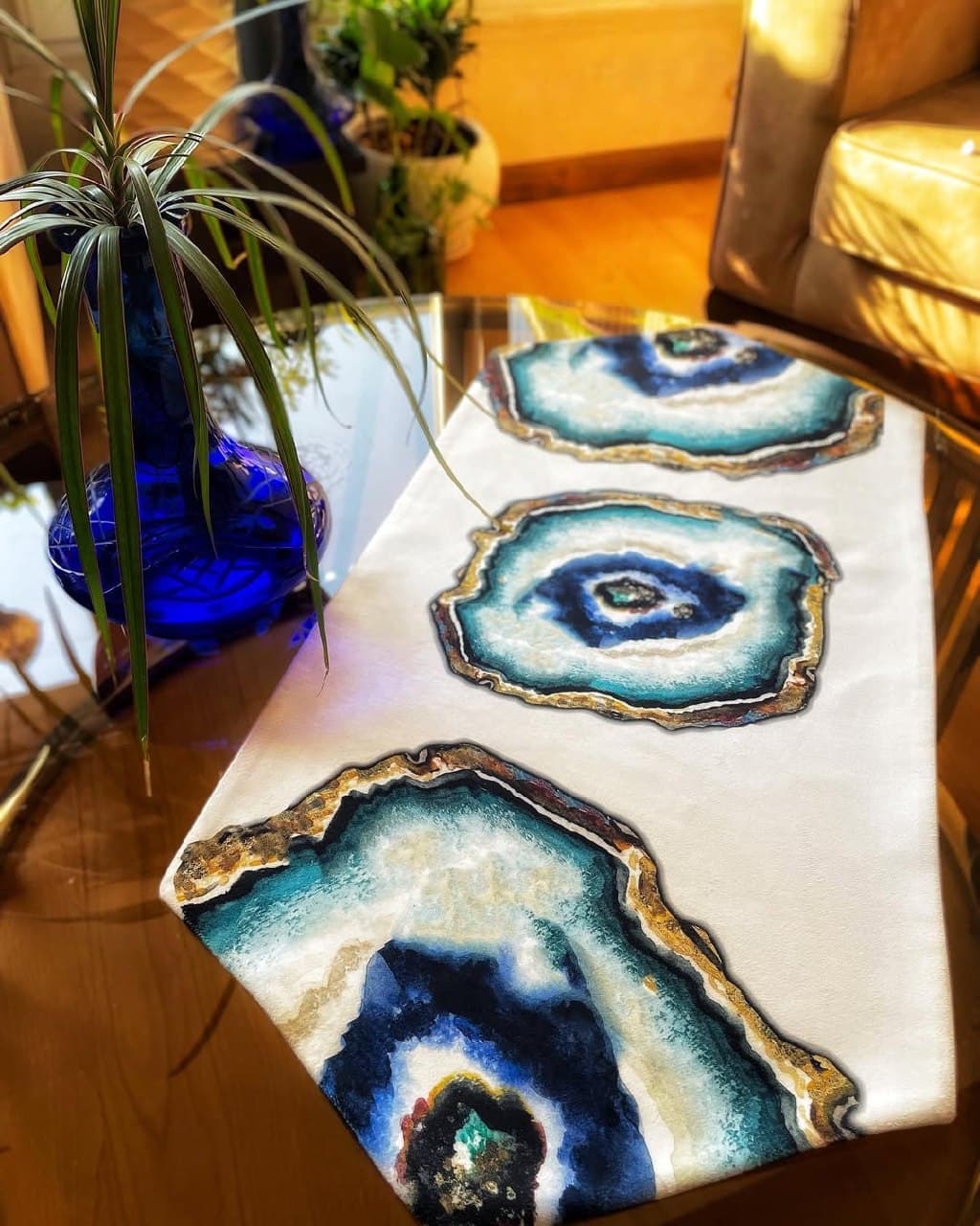 رانر رومیزی مخمل طرح سنگ چشم نظر