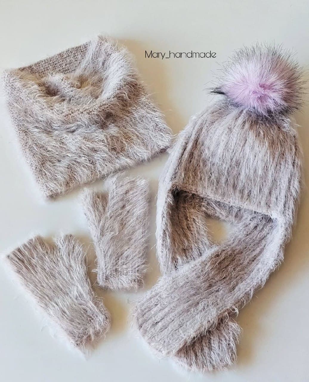 ست کلاه، شال رینگی و دستکش موهر