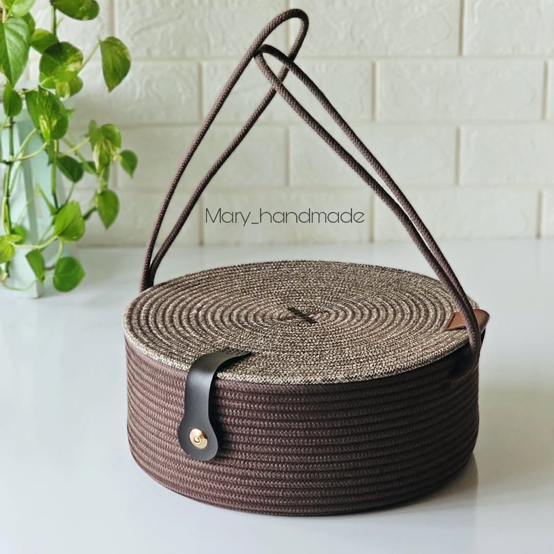 سبد قیطانی دردار حمل کیک و شیرینی