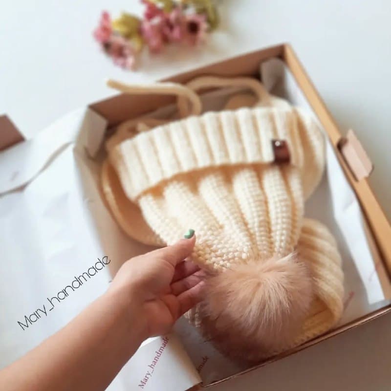 ست کلاه گوشدار و شال کراواتی بافتنی