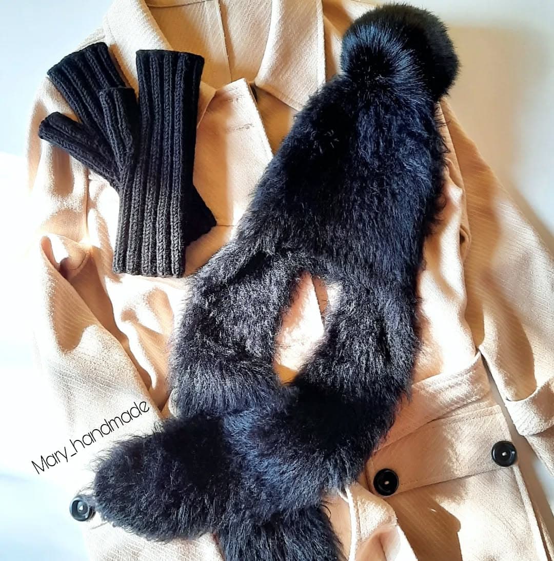 ست کلاه گوشدار و دستکش نیمه بافتنی