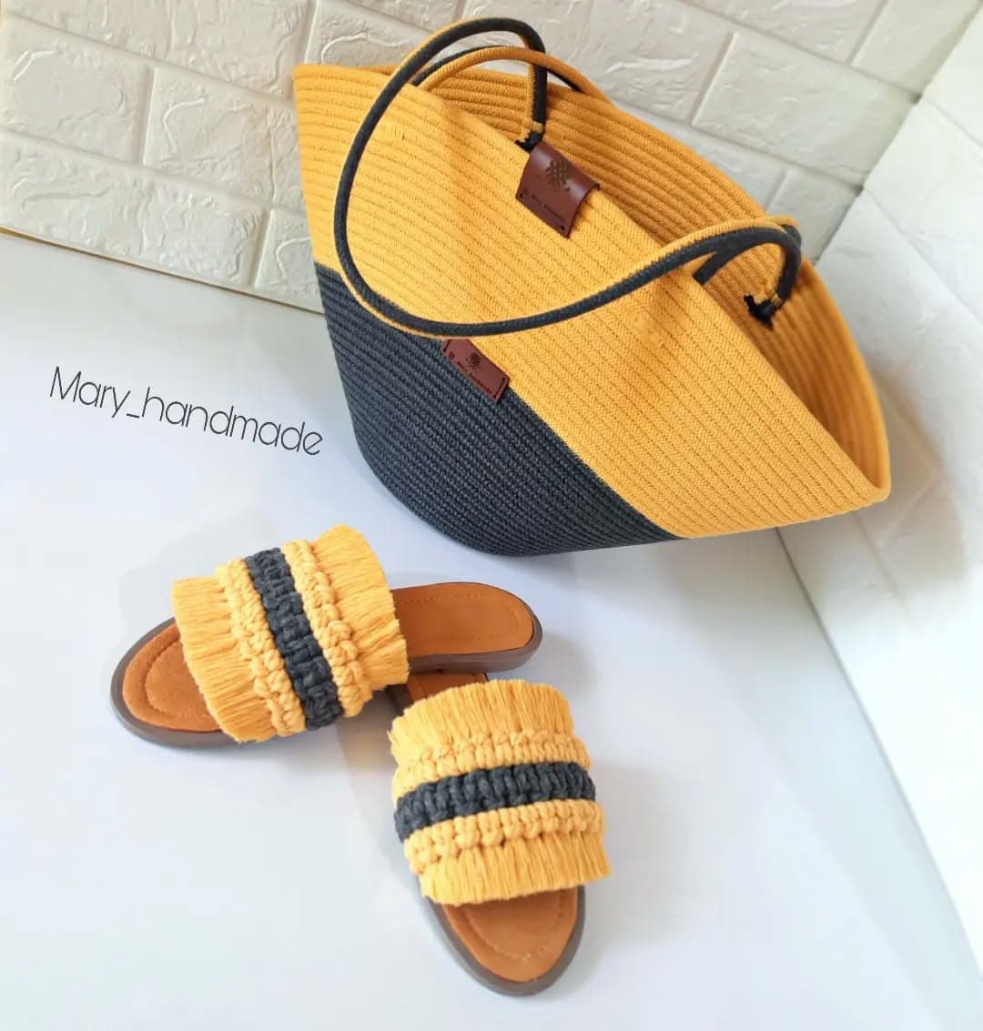 کیف دست‌دوز قیطانی دو رنگ