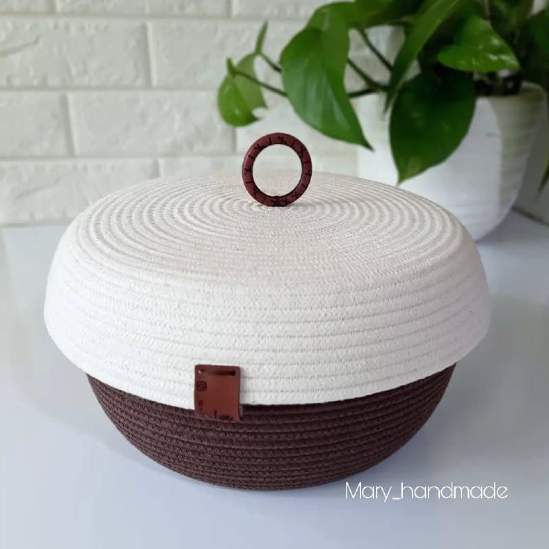 سبد قیطانی درب دار دو رنگ