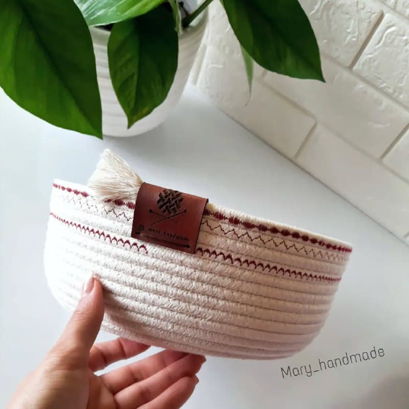 سبد گلدوزی شده نخ پنبه