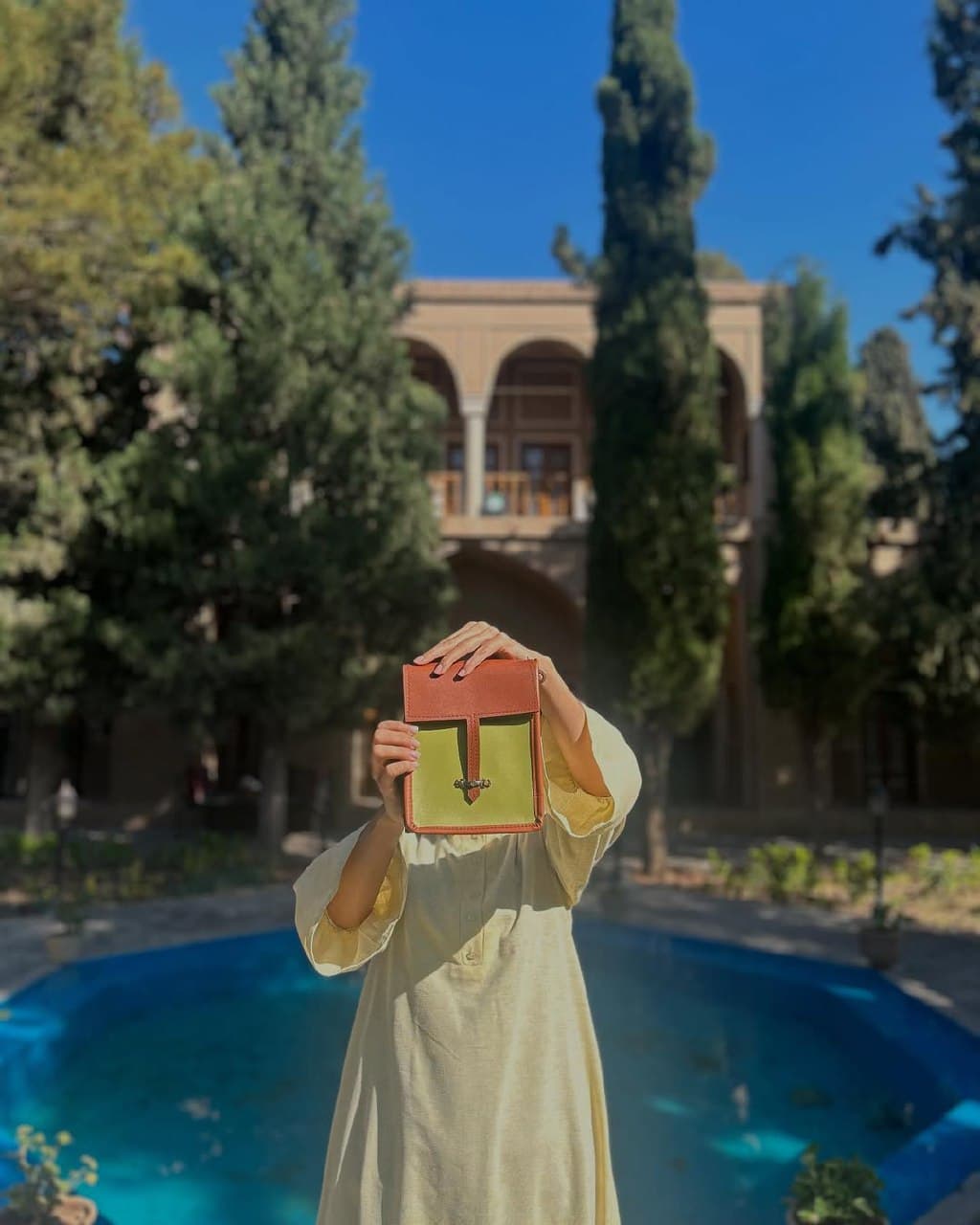 کیف دوشی زنانه چرمی دو رنگ