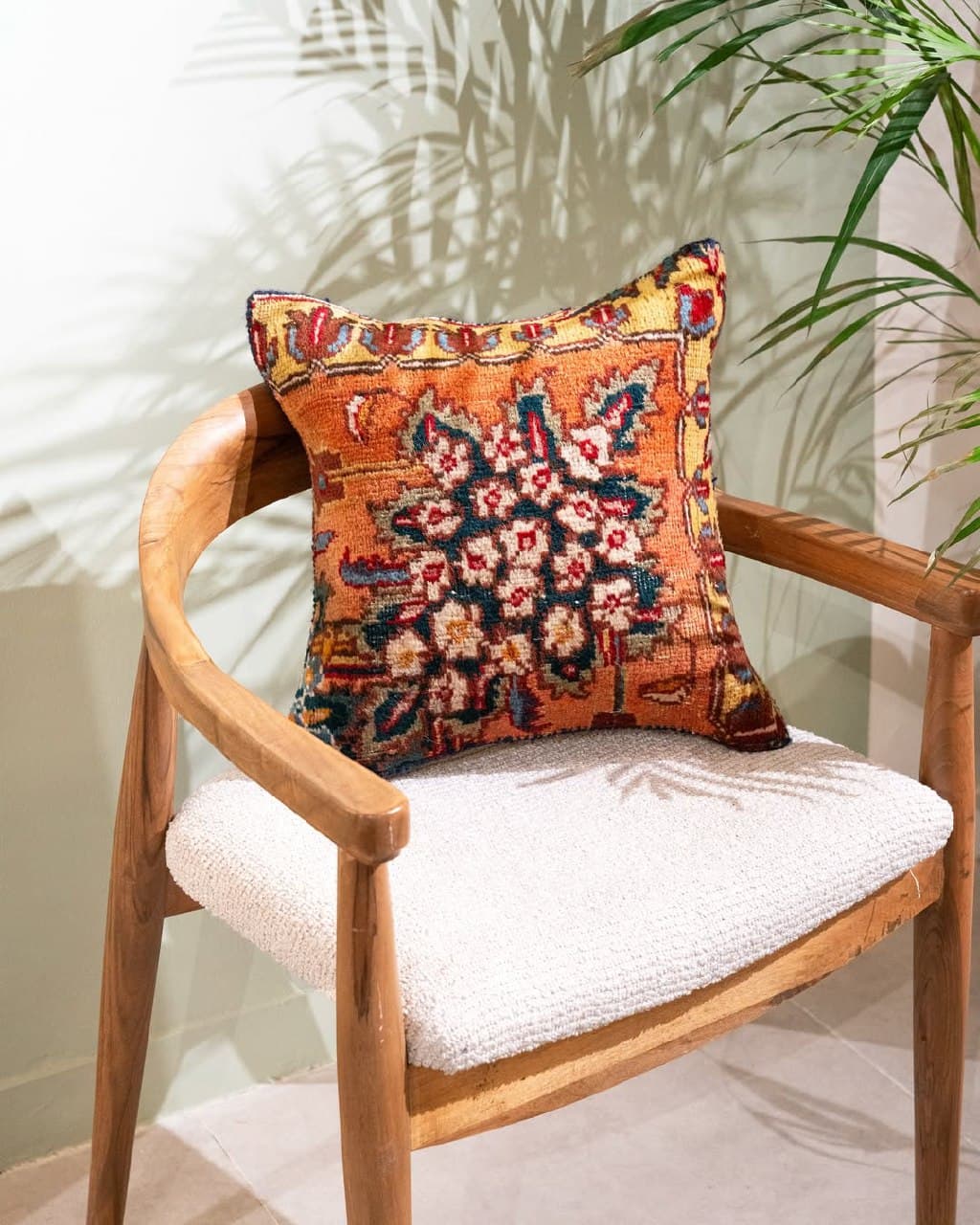 کوسن دستبافت طرح فرش