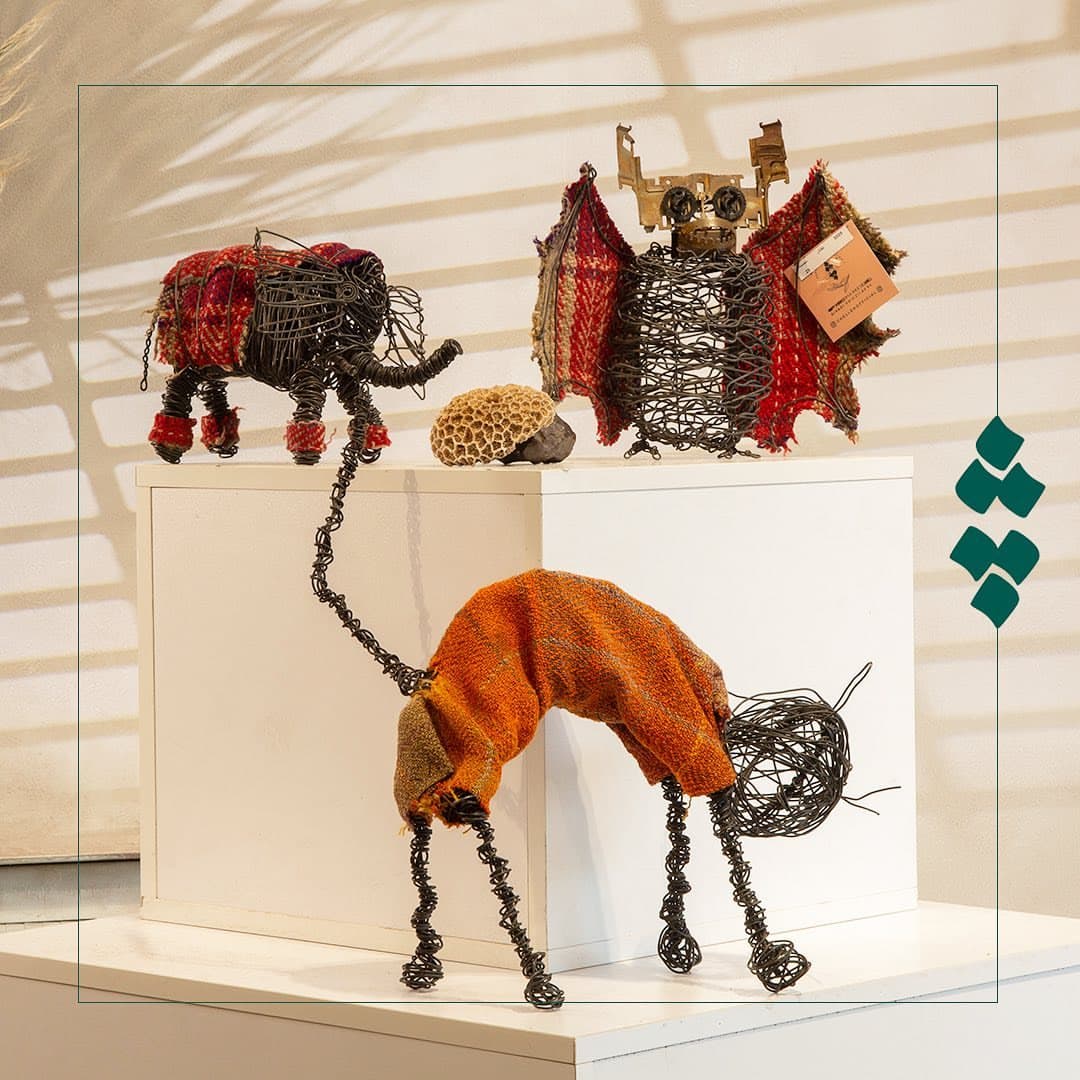 مجسمه مفتولی دستساز با گلیم عشایری