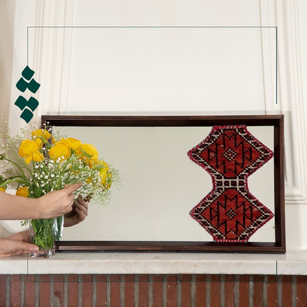 آینه دکوراتیو با قطعه فرش بلوچ