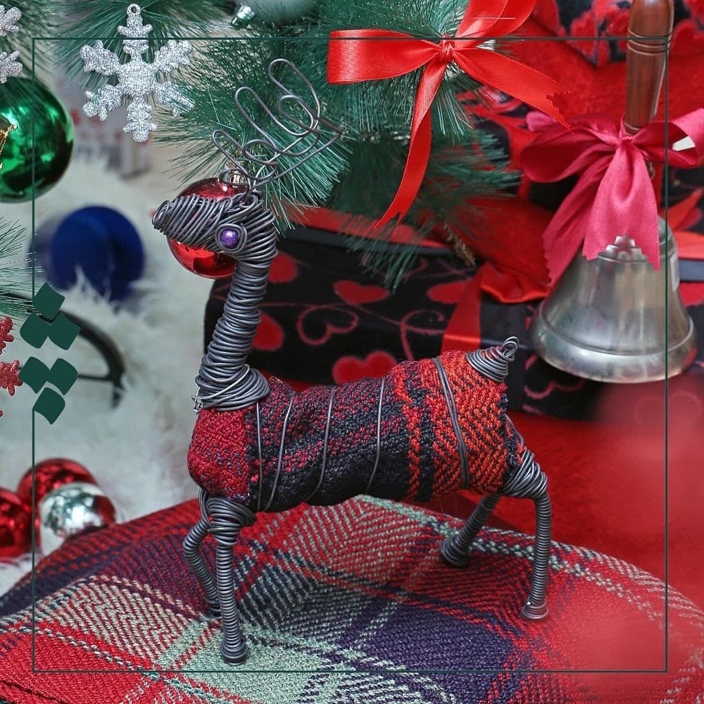 گوزن دکوری دستساز با گلیم عشایری