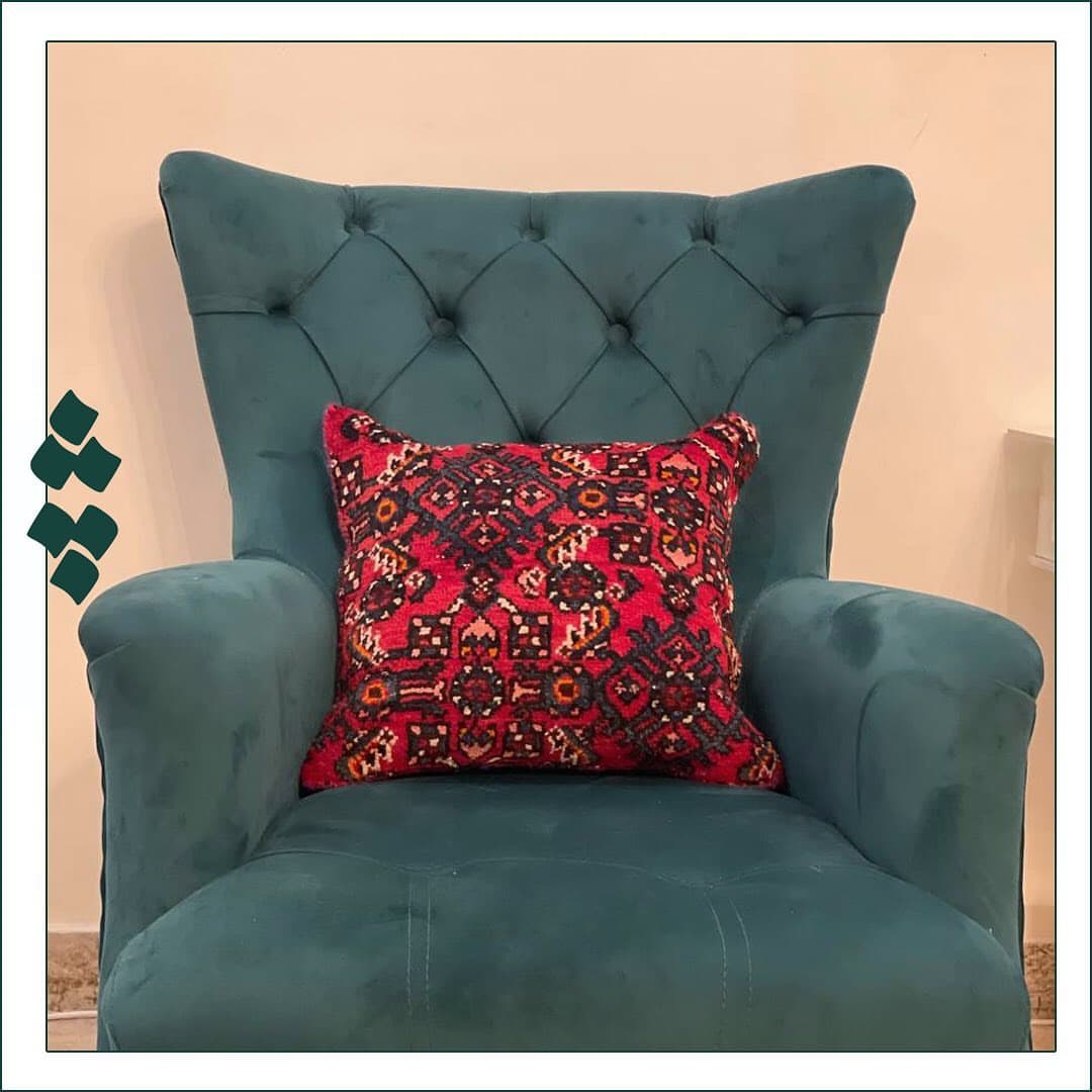 کوسن دست دوز طرح فرش حسین آباد همدان