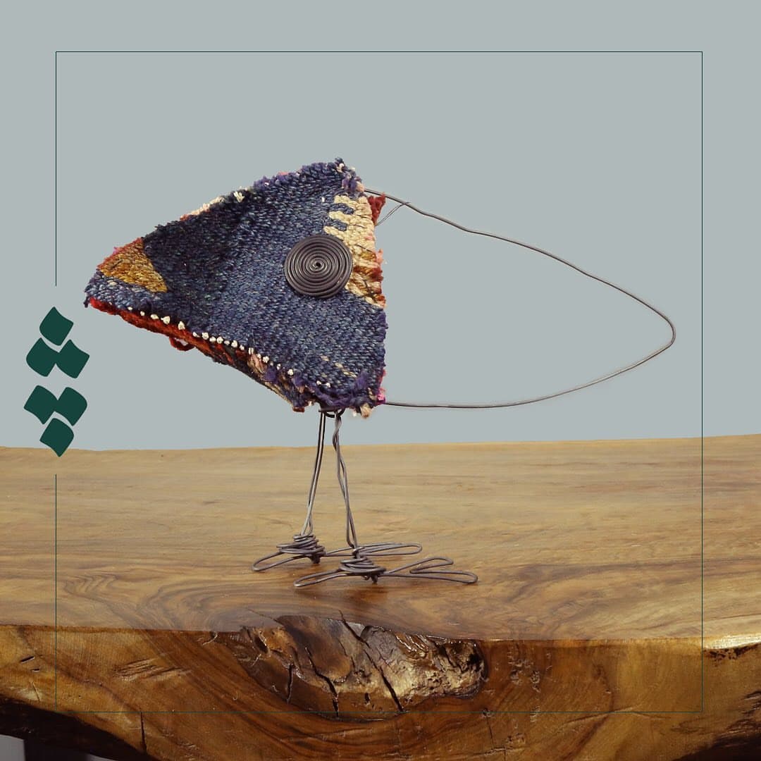 مجسمه دستساز چله مدل کلاغ گلیمی