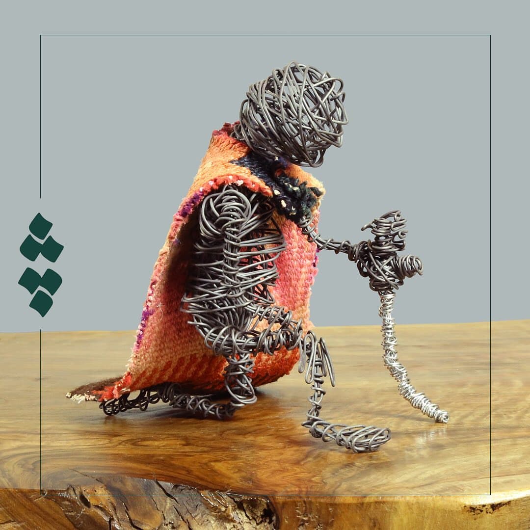 مجسمه دستساز چله با گلیم عشایری