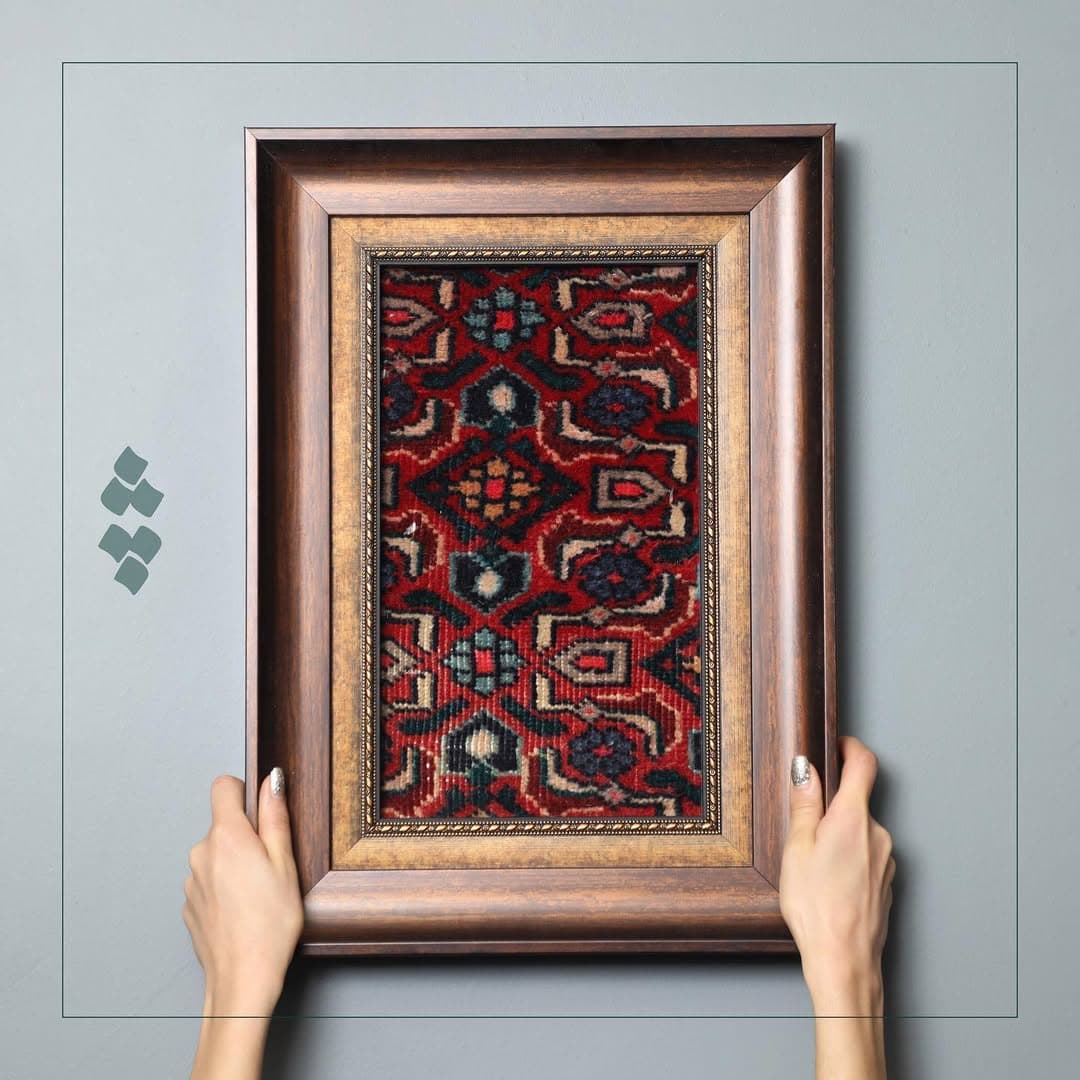 قاب فرش دستبافت حسین آباد طرح چله