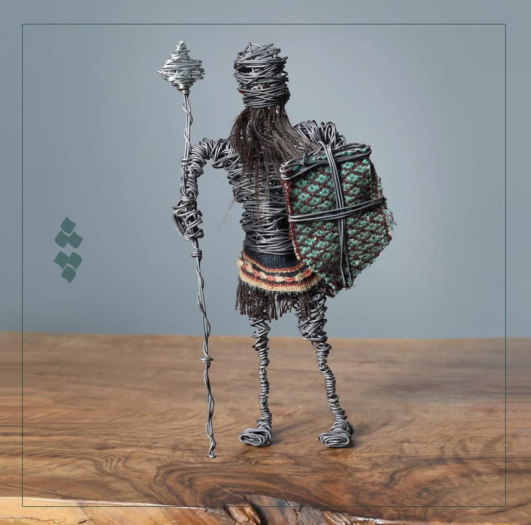 مجسمه دستساز مفتولی چله مدل جلال نیزه ای