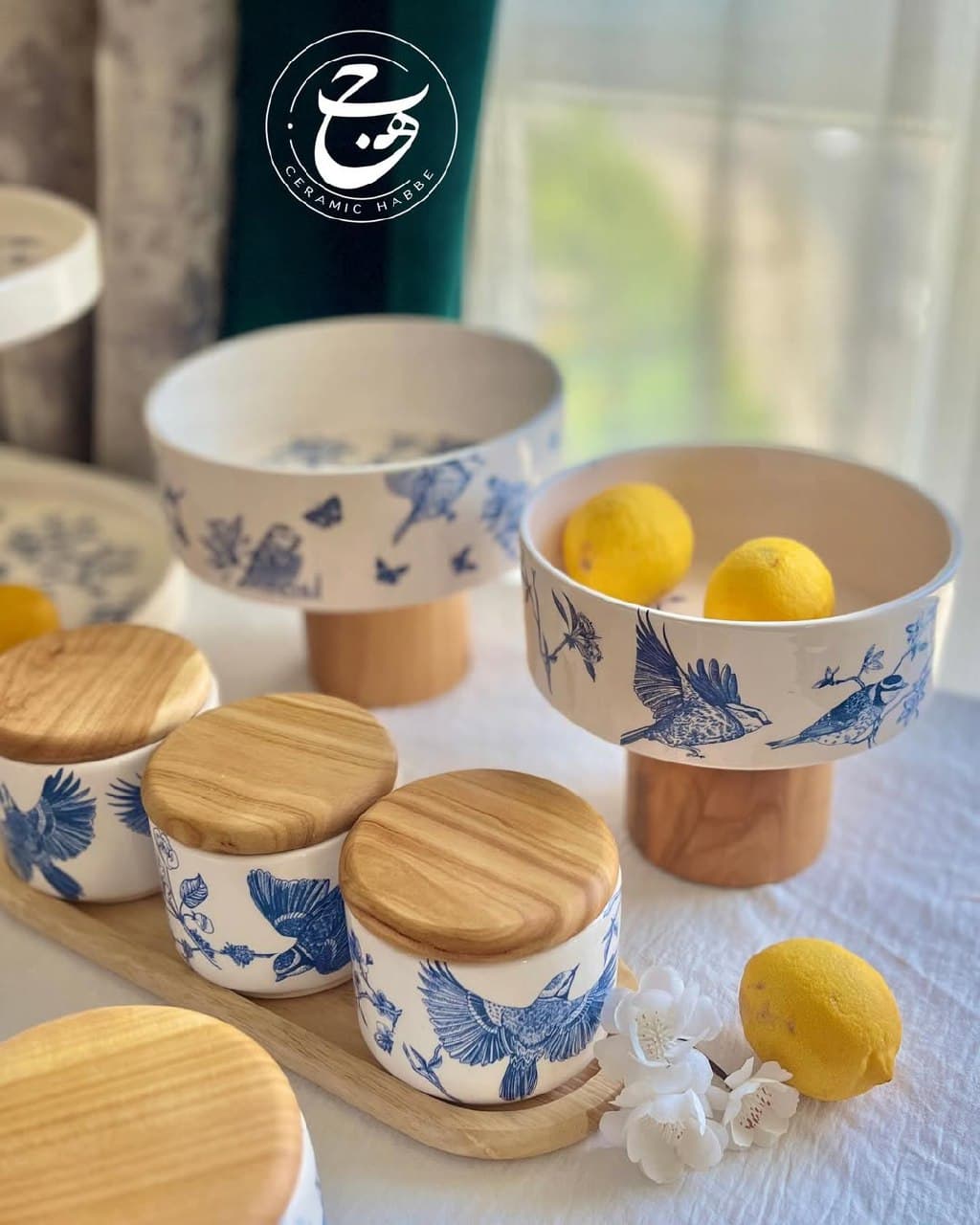 کاسه پایه‌دار سرامیکی طرح پرنده آبی