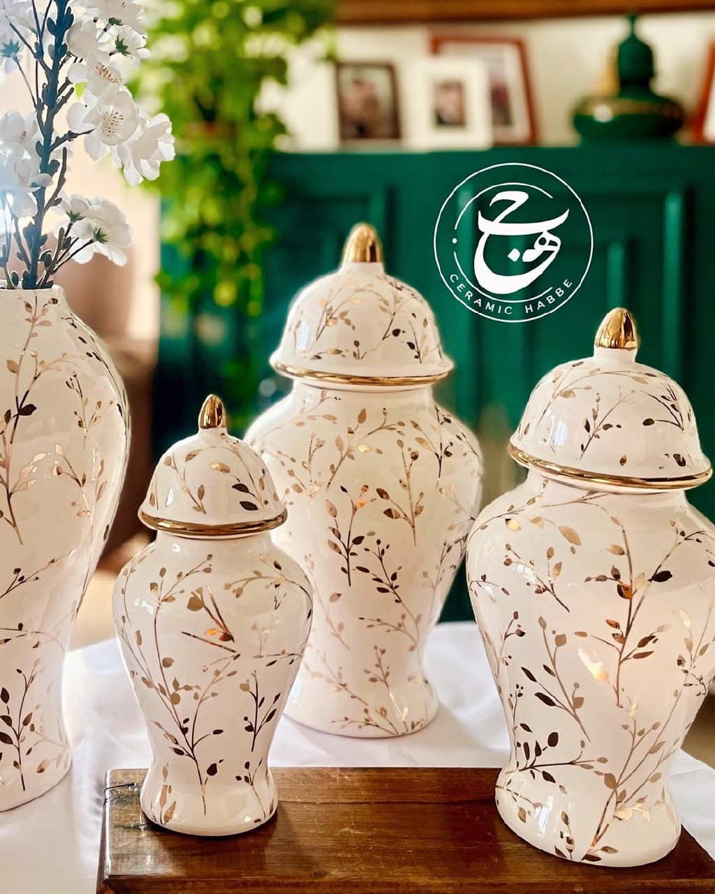 ست کوزه دکوری سرامیکی دست ساز طرح شاخه طلا