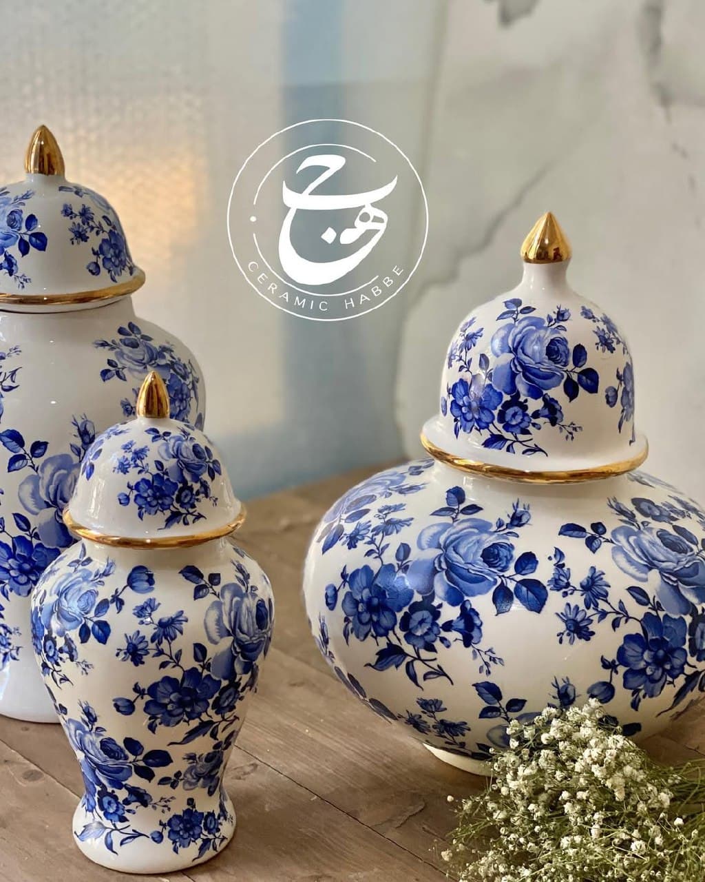 گلدان سرامیکی دکوری درب دار طرح گل آبی