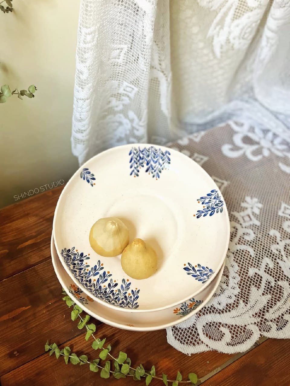 ظرف پذیرایی سرامیکی دست ساز طرح شاخه گل