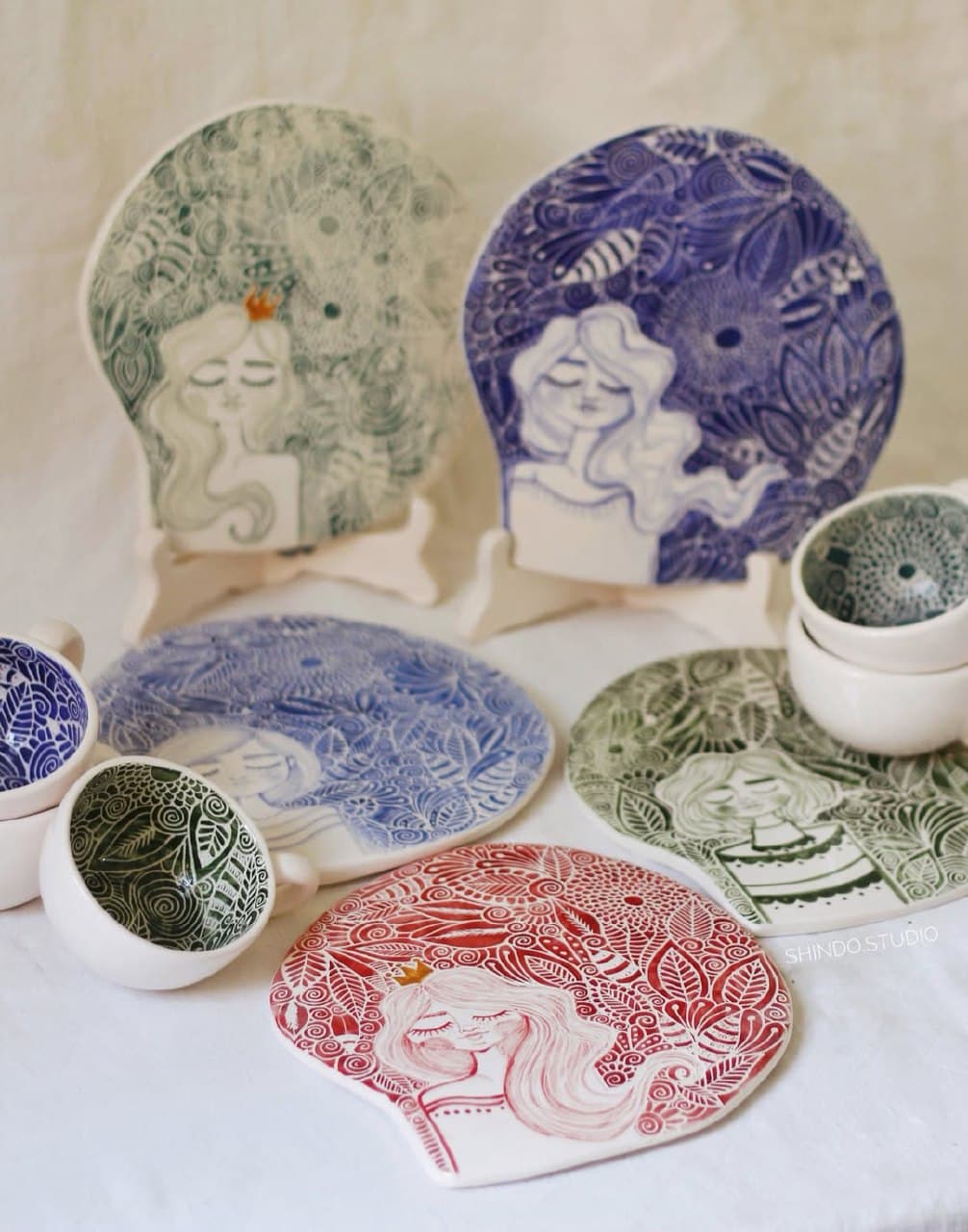 ست تخته سرو و فنجان سرامیکی دست ساز طرح دختر